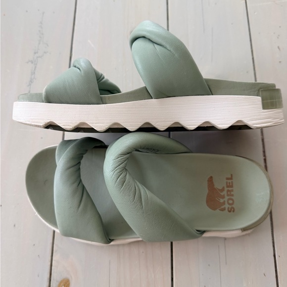 Sorel Women'’s Viibe Twist Green Sandals - Picture 3 of 5